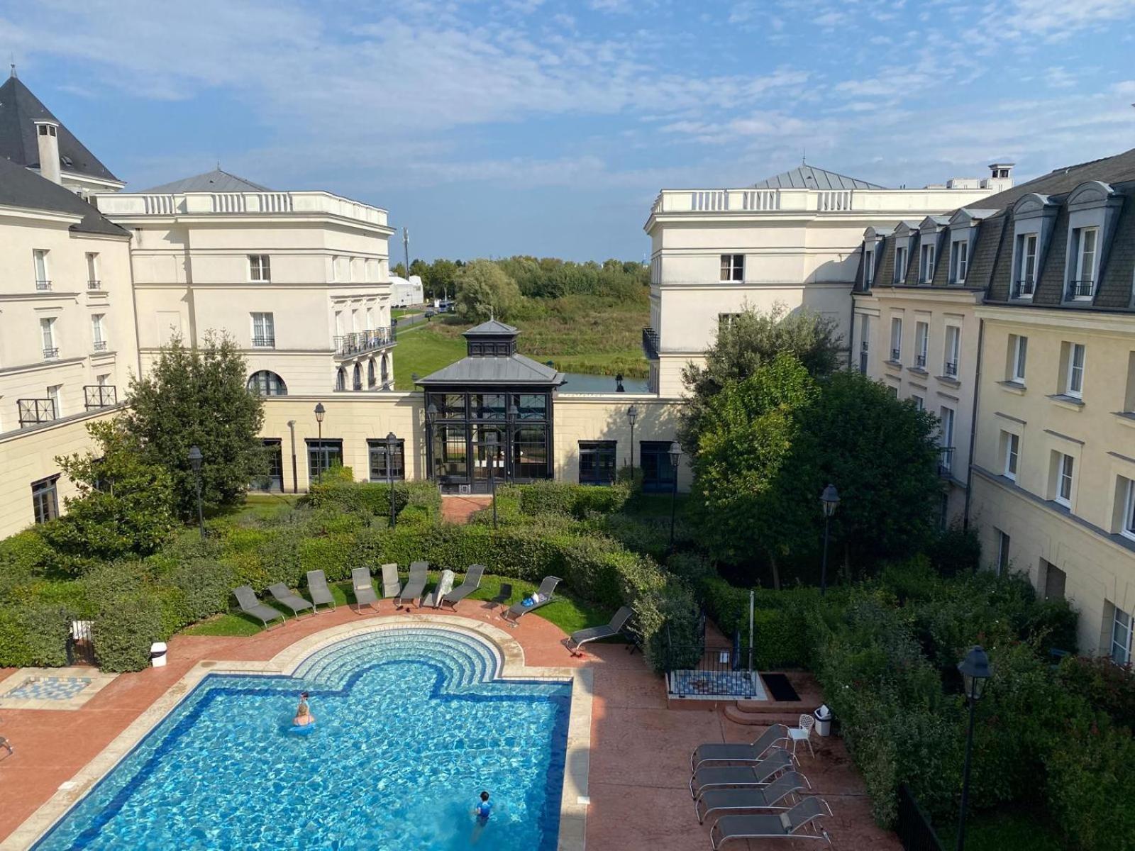 Adagio Serris Val d Europe Esterno foto